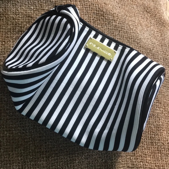 NWOT. STEVE MADDEN COSMETIC/ACCESSORY BAG -EZ ZIP - Picture 2 of 3
